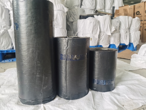 抗裂貼的鋪設(shè)工藝