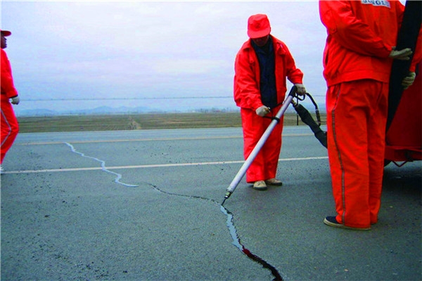 瀝青灌縫膠的特點