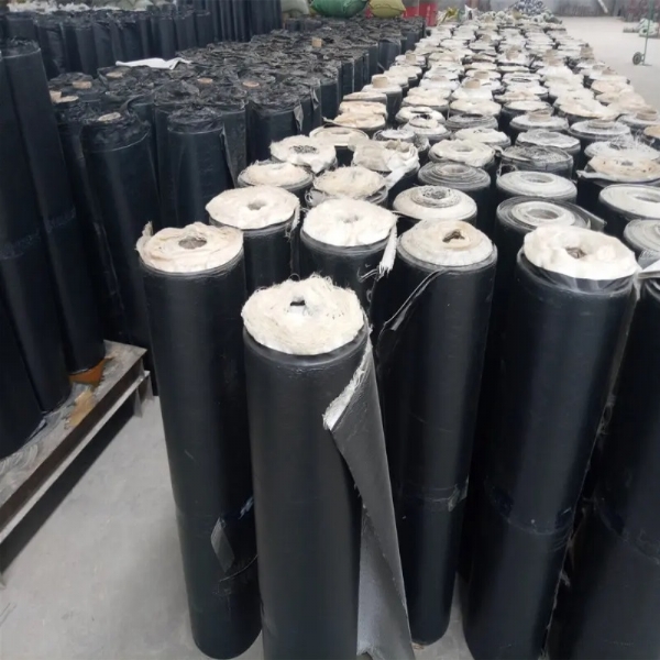 自粘式公路防裂貼產(chǎn)片特點(diǎn)